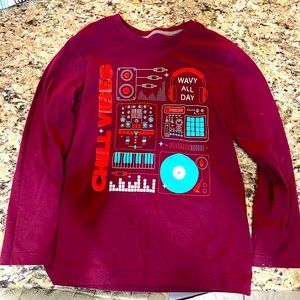 Old navy long sleeve shirt. Kids size 8